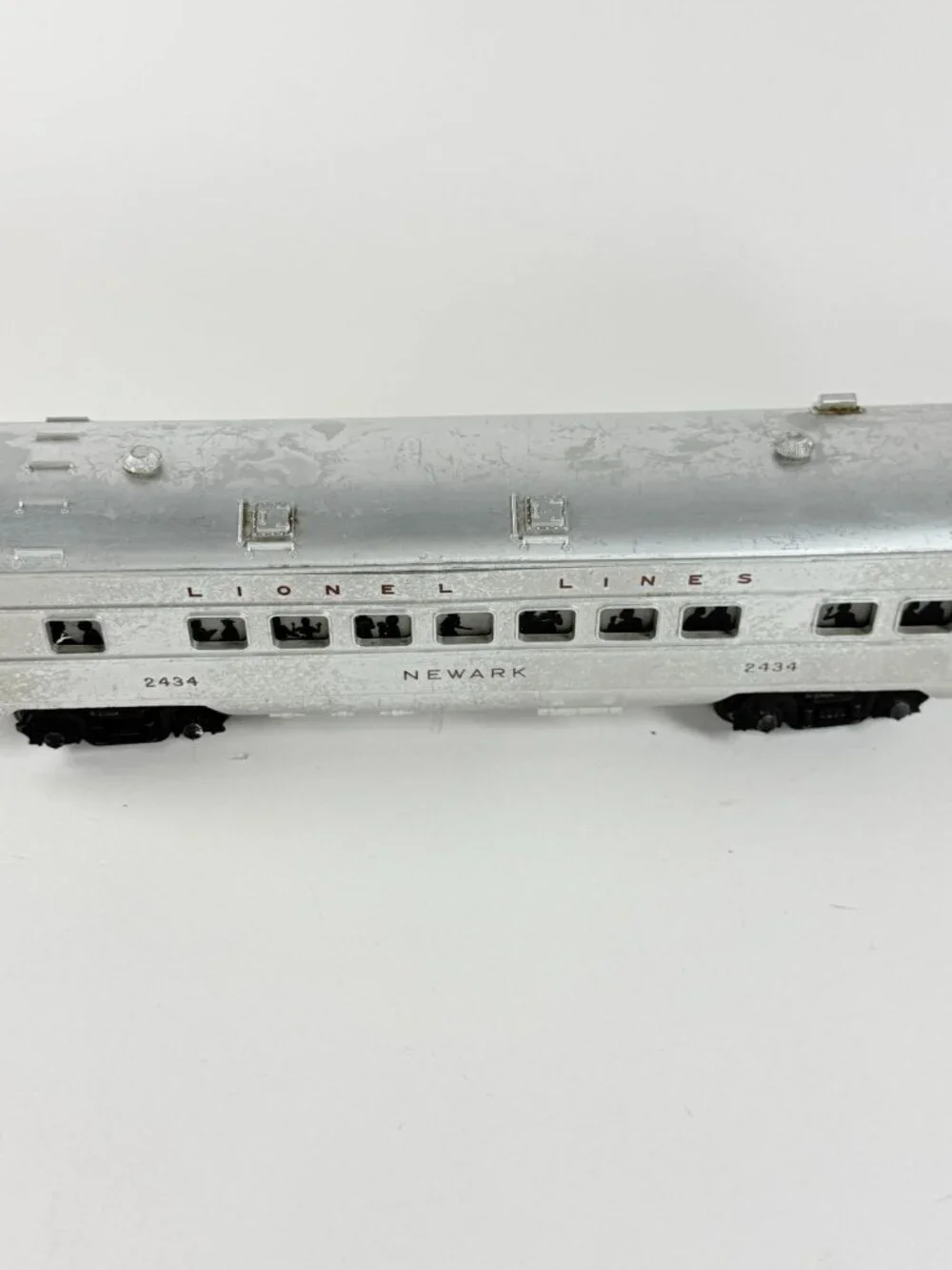 Vintage Lionel Postwar O Gauge Passenger Cars 2434 Newark 2435 Elizabeth Silver